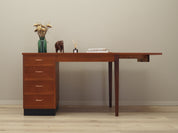 Teak_desk,_Danish_design,_1970s,_production:_Denmark