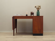 Teak_desk,_Danish_design,_1970s,_production:_Denmark