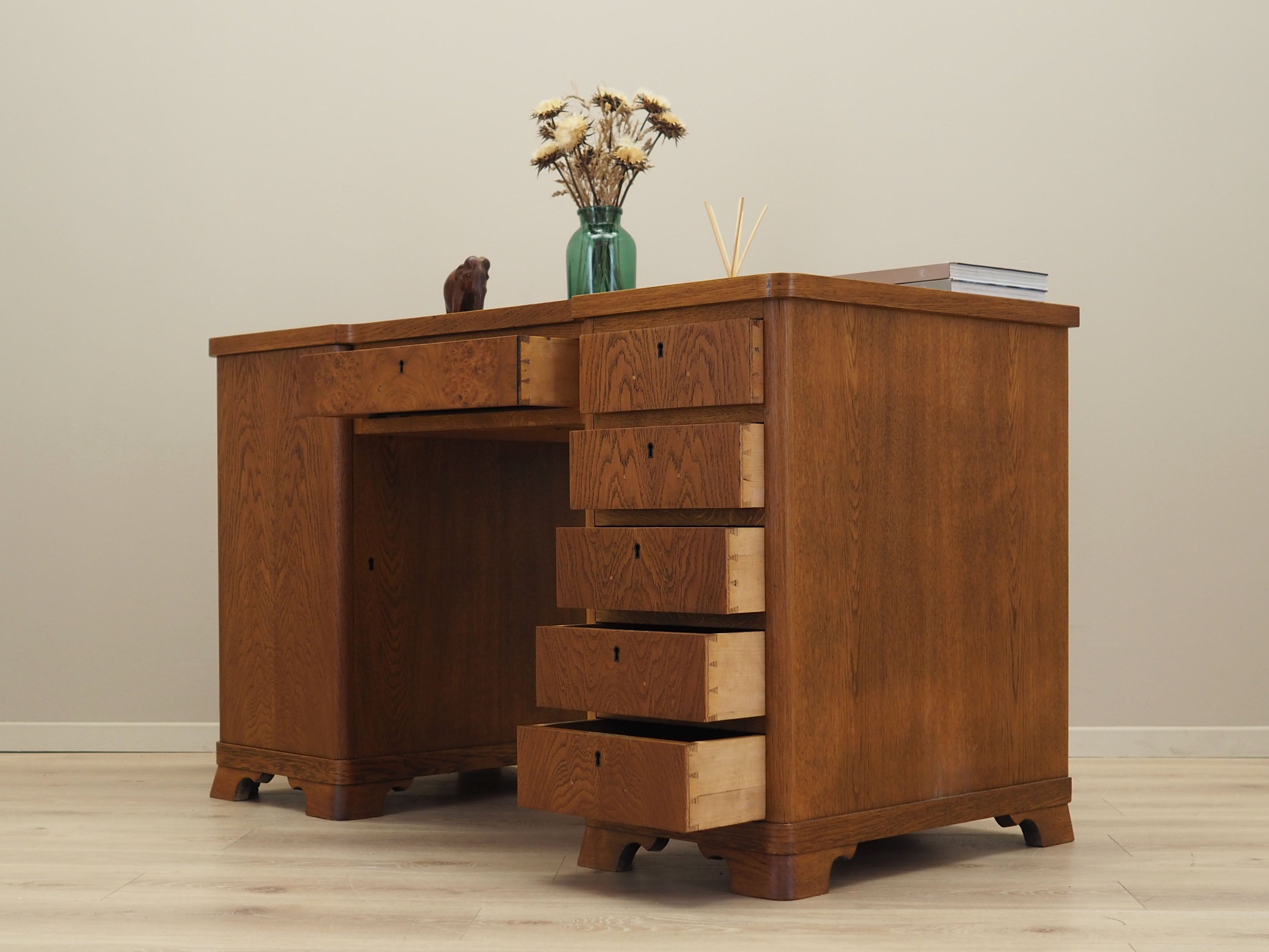 Oak_desk,_Danish_design,_1960s,_production:_Denmark