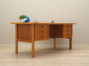 Ash_desk,_Danish_design,_1960s,_designer:_Svend_Age_Madsen