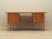 Ash_desk,_Danish_design,_1960s,_designer:_Svend_Age_Madsen