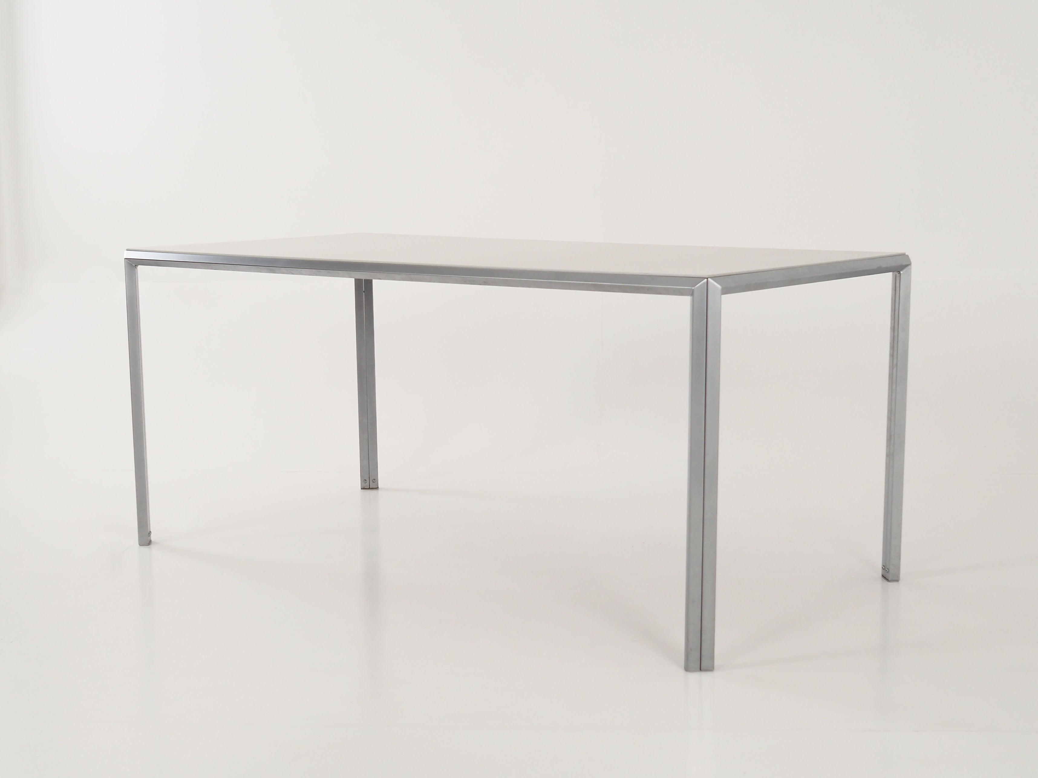 Aluminium_desk,_Scandinavian_design,_1980s,_manufacture:_Montana_Furniture