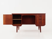 Teak_desk,_Danish_design,_1970s,_production:_Denmark
