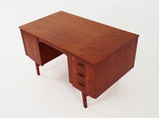 Teak_desk,_Danish_design,_1970s,_production:_Denmark