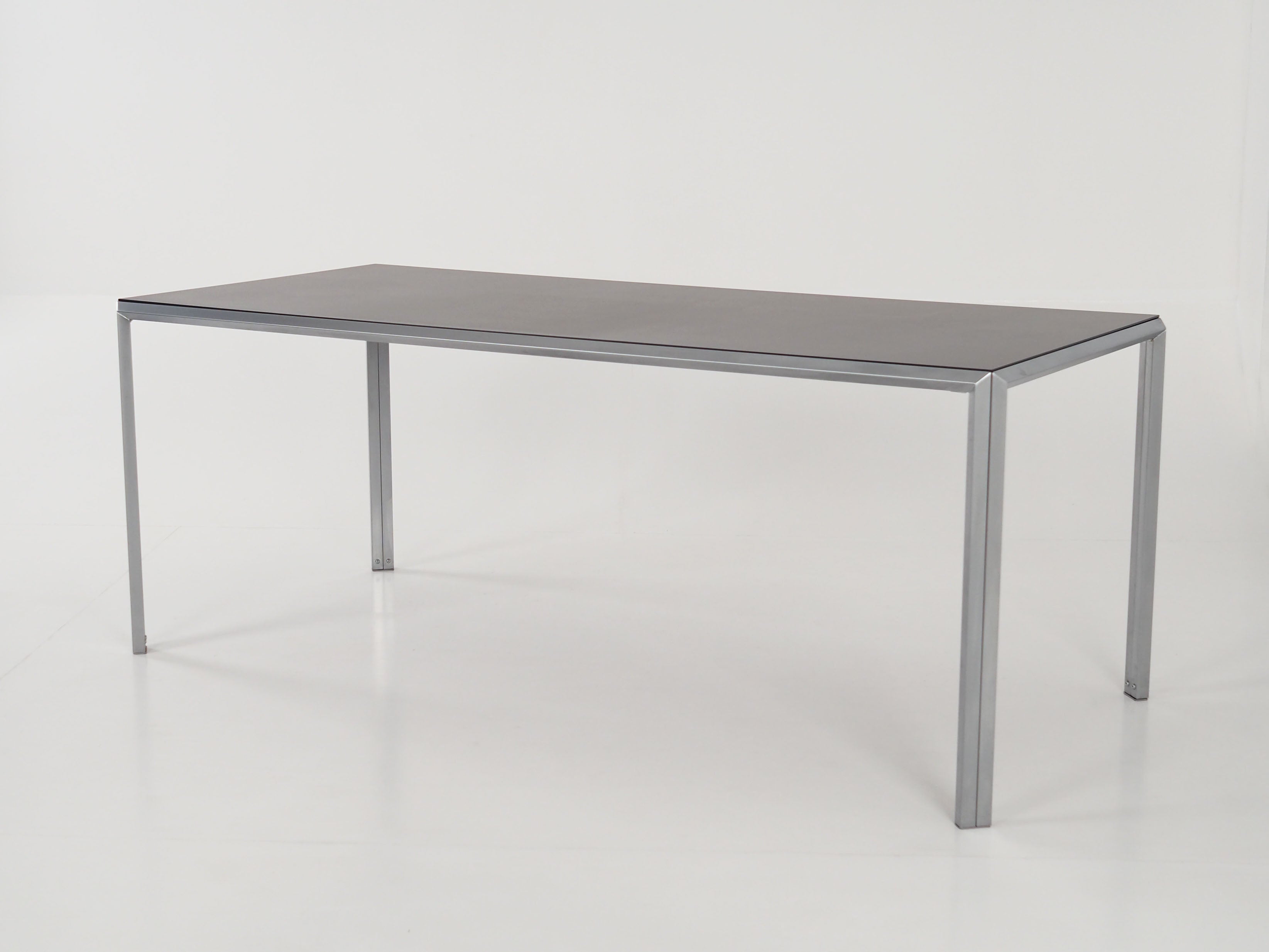 Aluminium_desk,_Scandinavian_design,_1980s,_manufacture:_Montana_Furniture