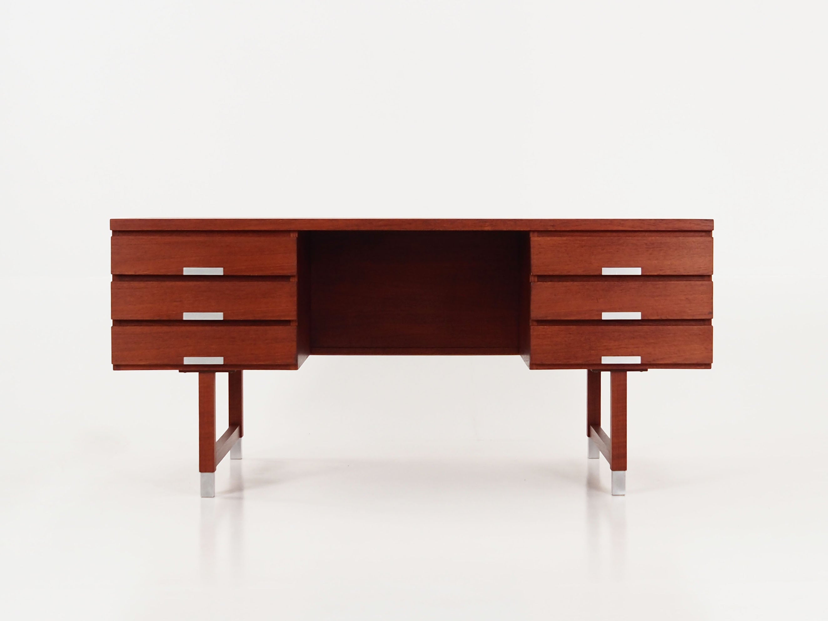 Oak_desk,_Danish_design,_1970s,_manufacturer:_Eigil_Petersens_Møbelfabrik