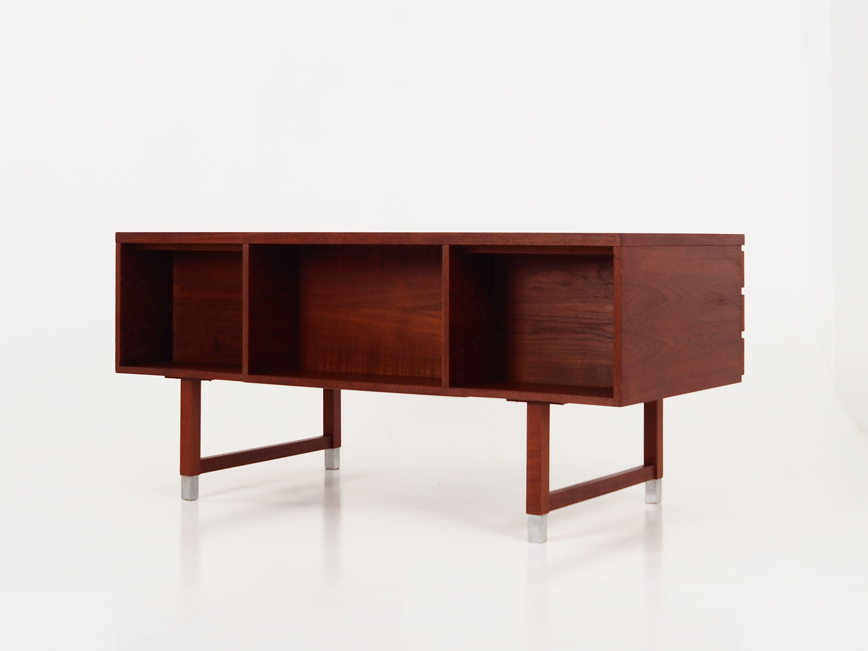 Oak_desk,_Danish_design,_1970s,_manufacturer:_Eigil_Petersens_Møbelfabrik