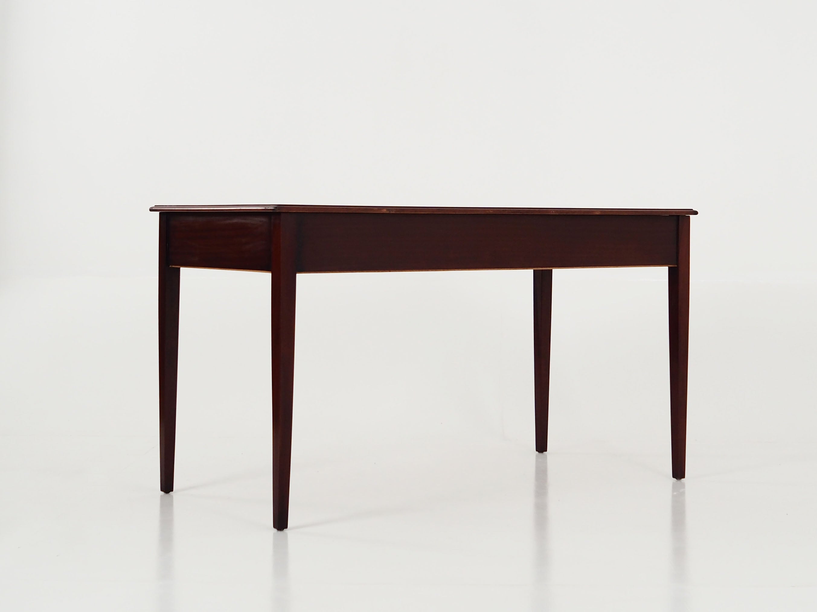 Mahogany_desk,_Danish_design,_1970s,_production:_Denmark
