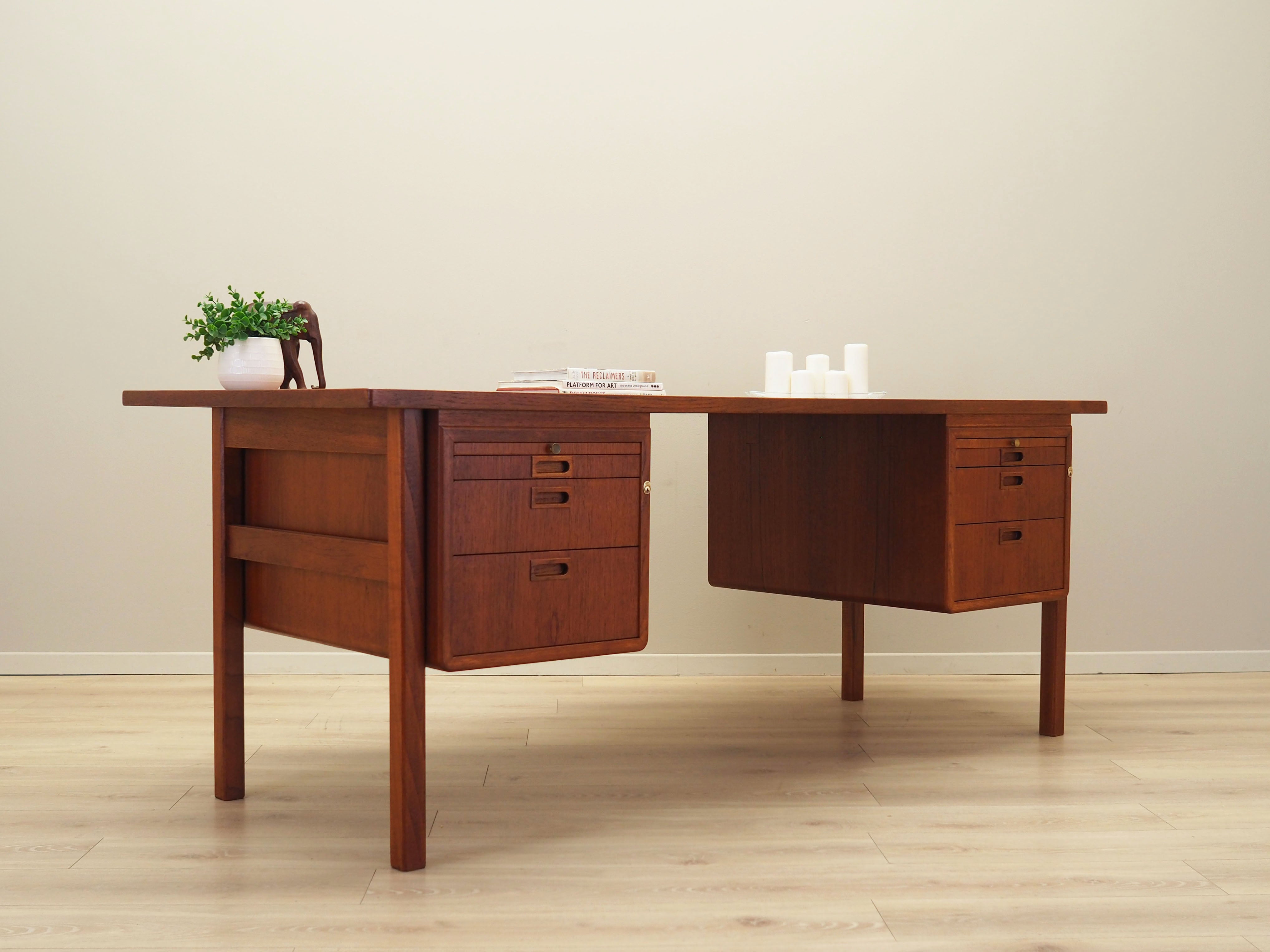 1970s_Swedish_Teak_Executive_Desk_by_Åtvidaberg,_Six_Drawers_and_Two_Pull-Out_Writing_Surfaces