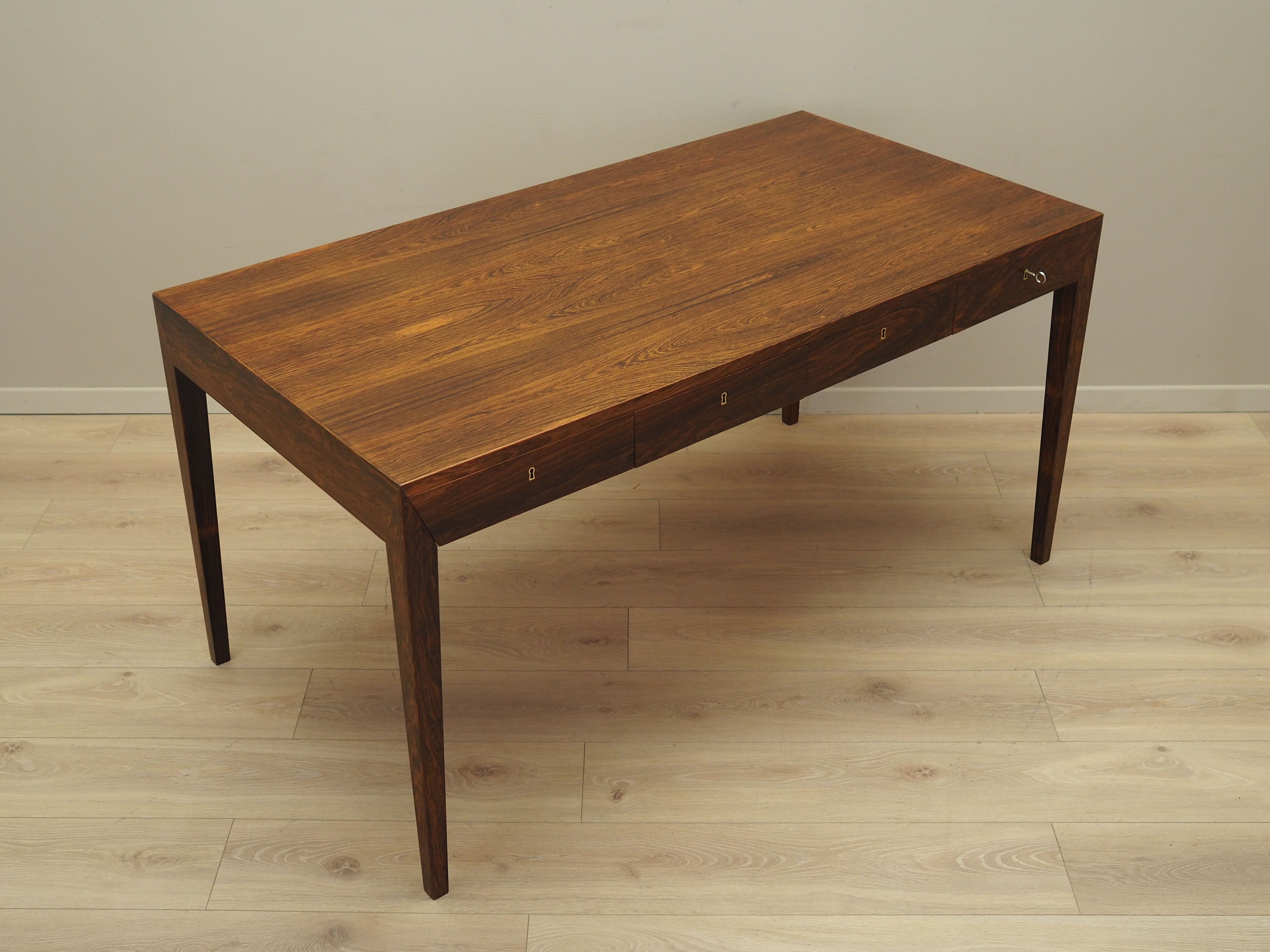 Rosewood_desk,_Danish_design,_1960s,_designer:_Severin_Hansen,_production:_Haslev_Møbelsnedkeri