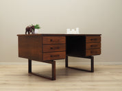 Rosewood_desk,_Danish_design,_1960s,_designer:_Torben_Valeur_&_Henning_Jensen,_manufacturer:_Dyrlund
