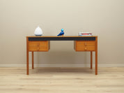 Ash_desk,_Danish_design,_1970s,_production:_Denmark