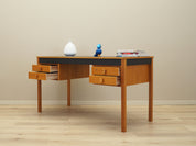 Ash_desk,_Danish_design,_1970s,_production:_Denmark