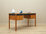 Ash_desk,_Danish_design,_1970s,_production:_Denmark