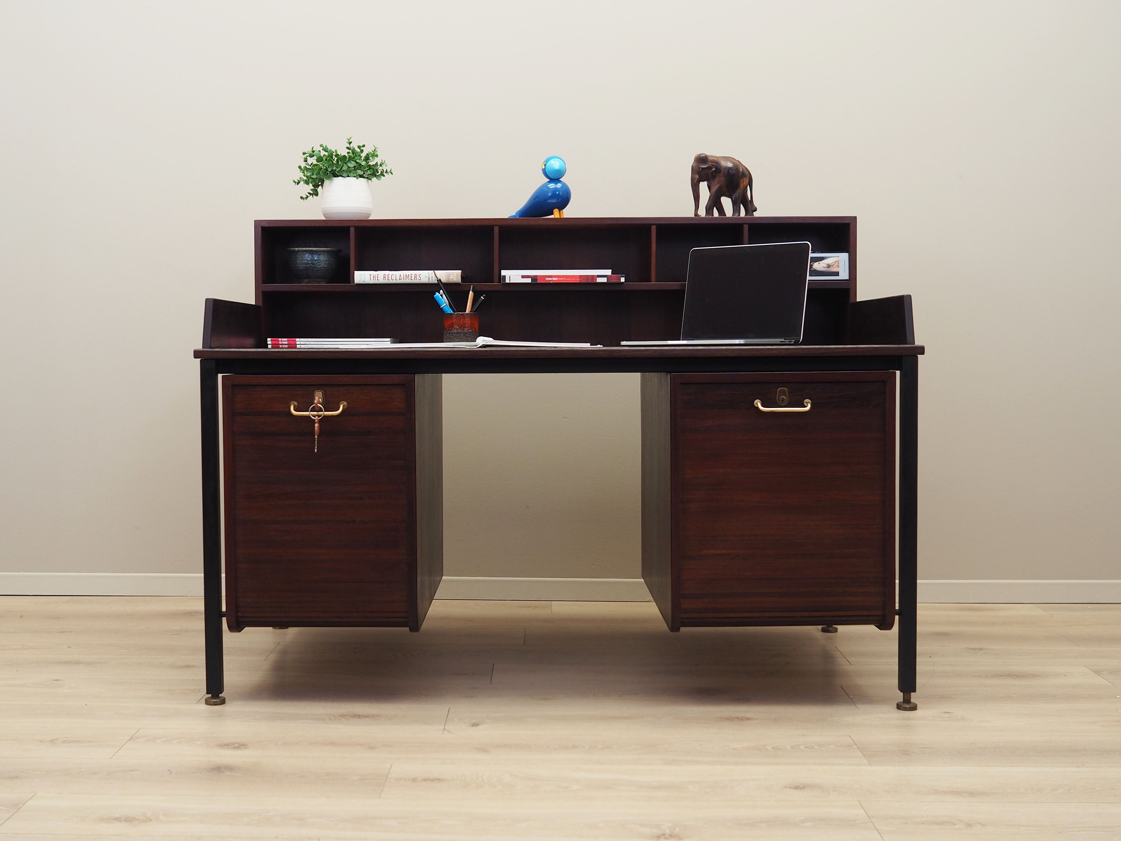 Oak_desk,_Danish_design,_1970s,_production:_Denmark