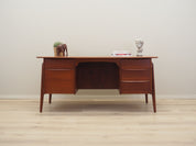 Teak_desk,_Danish_design,_1960s,_designer:_Svend_Age_Madsen