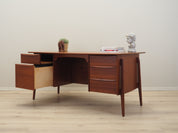 Teak_desk,_Danish_design,_1960s,_designer:_Svend_Age_Madsen