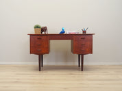 Teak_desk,_Danish_design,_1970s,_production:_Denmark