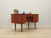 Teak_desk,_Danish_design,_1970s,_production:_Denmark