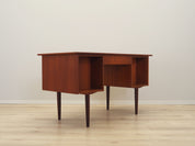 Teak_desk,_Danish_design,_1970s,_production:_Denmark