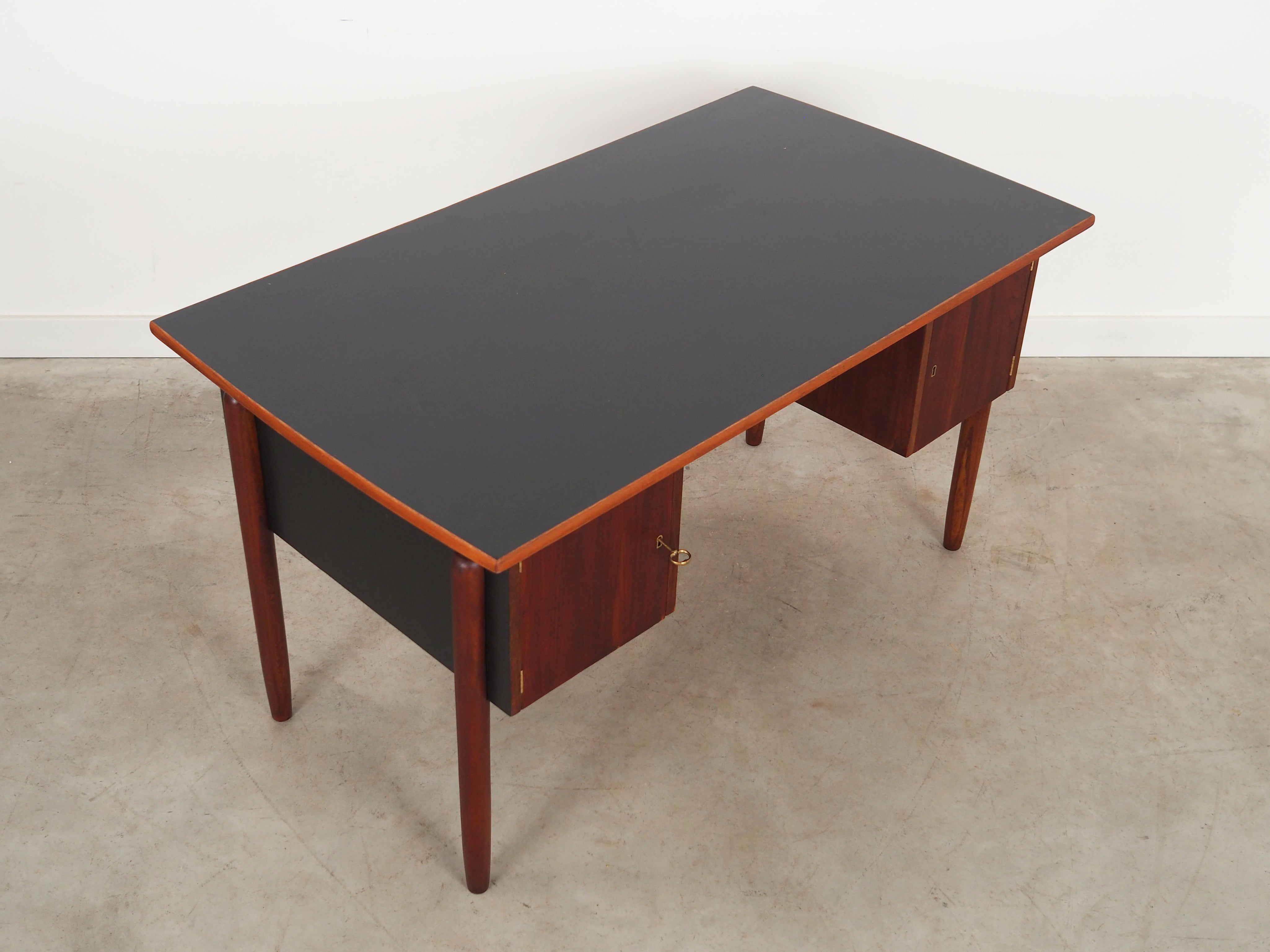 Teak_desk,_Danish_design,_1960s,_production:_Denmark