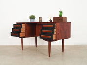 Teak_desk,_Danish_design,_1970s,_manufacturer:_A.P._Møbler_Svenstrup