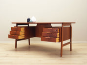 Teak_desk,_Danish_design,_1970s,_manufacture:_Omann_Jun