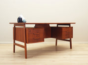 Teak_desk,_Danish_design,_1970s,_manufacture:_Omann_Jun