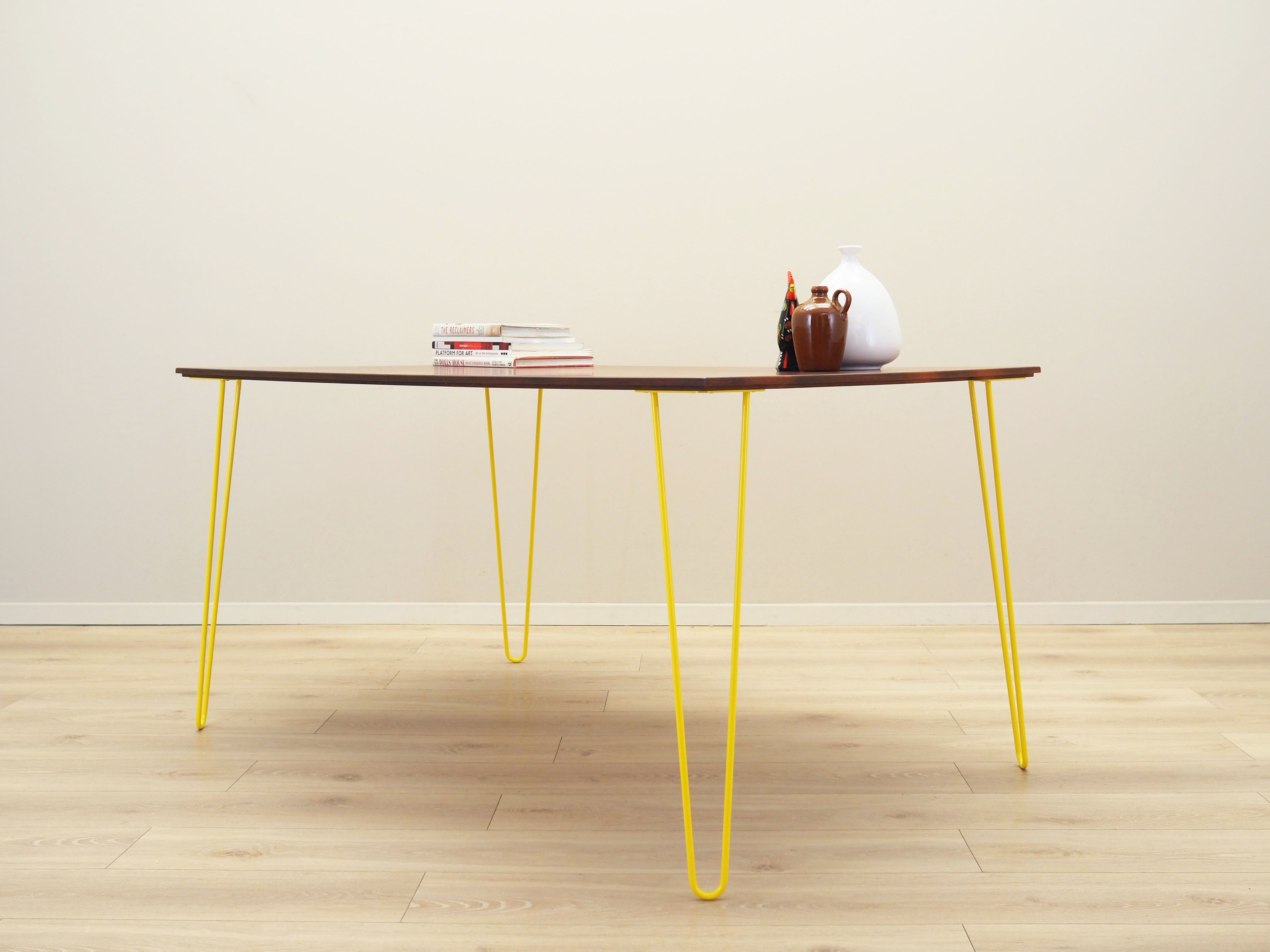 Rosewood_desk,_Danish_design,_1970s,_manufacturer:_C.F.C._Silkeborg