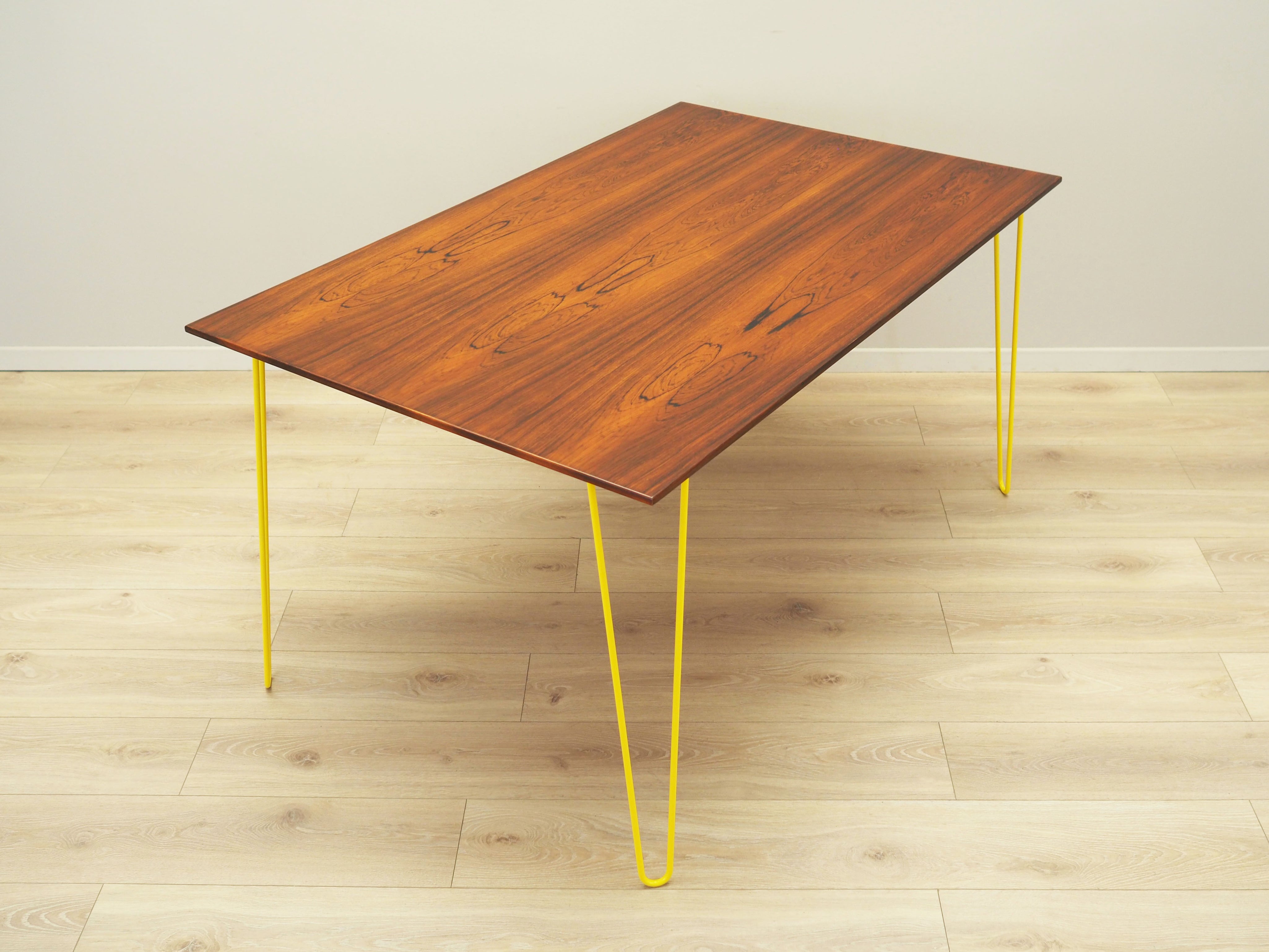 Rosewood_desk,_Danish_design,_1970s,_manufacturer:_C.F.C._Silkeborg