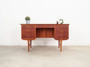Teak_desk,_Danish_design,_1970s,_production:_Denmark