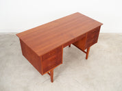 Teak_desk,_Danish_design,_1970s,_production:_Denmark
