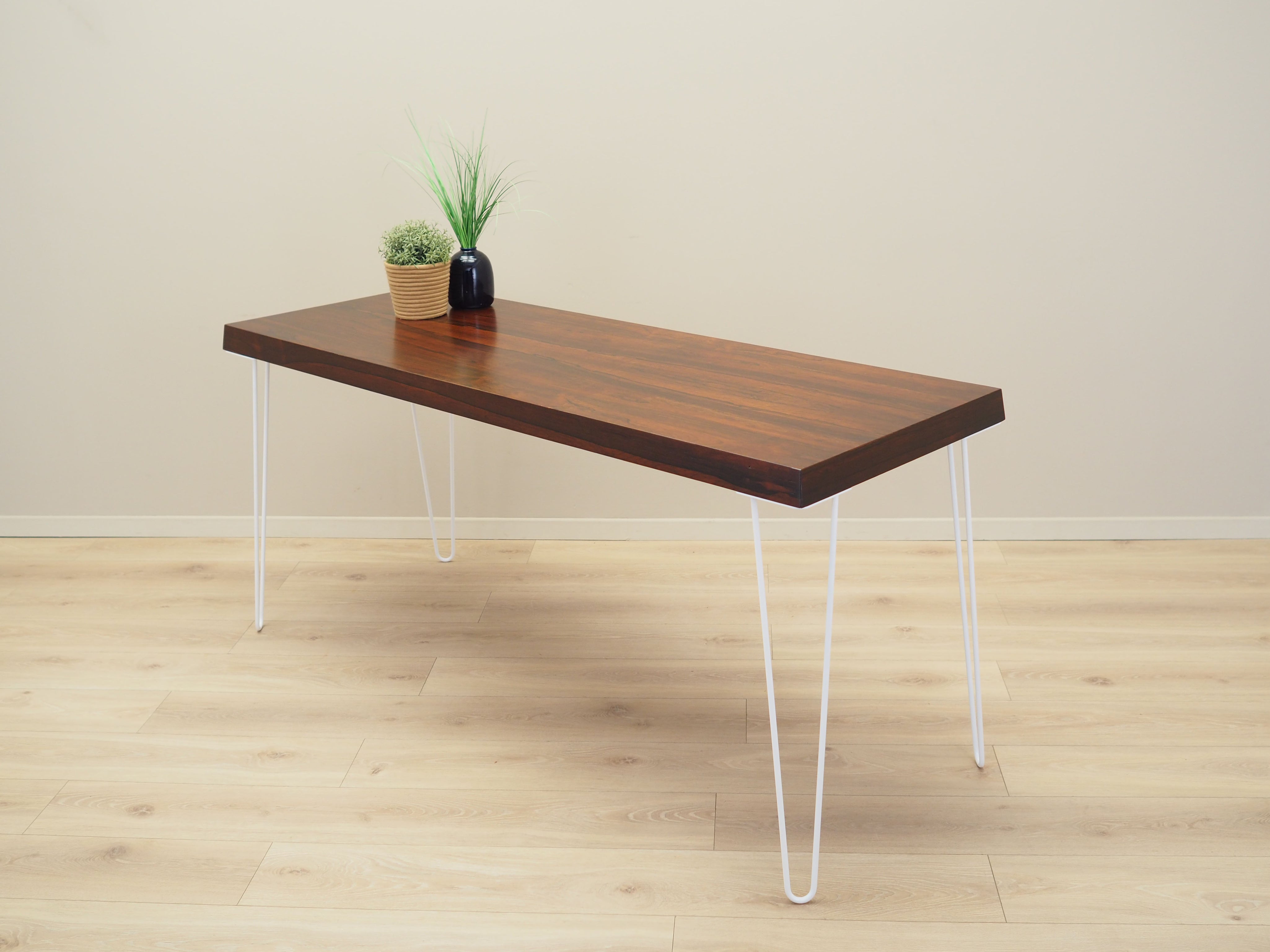 Rosewood_desk,_Danish_design,_1970s,_production:_Denmark