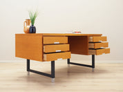 Ash_desk,_Danish_design,_1970s,_manufacturer:_Eigil_Petersens_Møbelfabrik