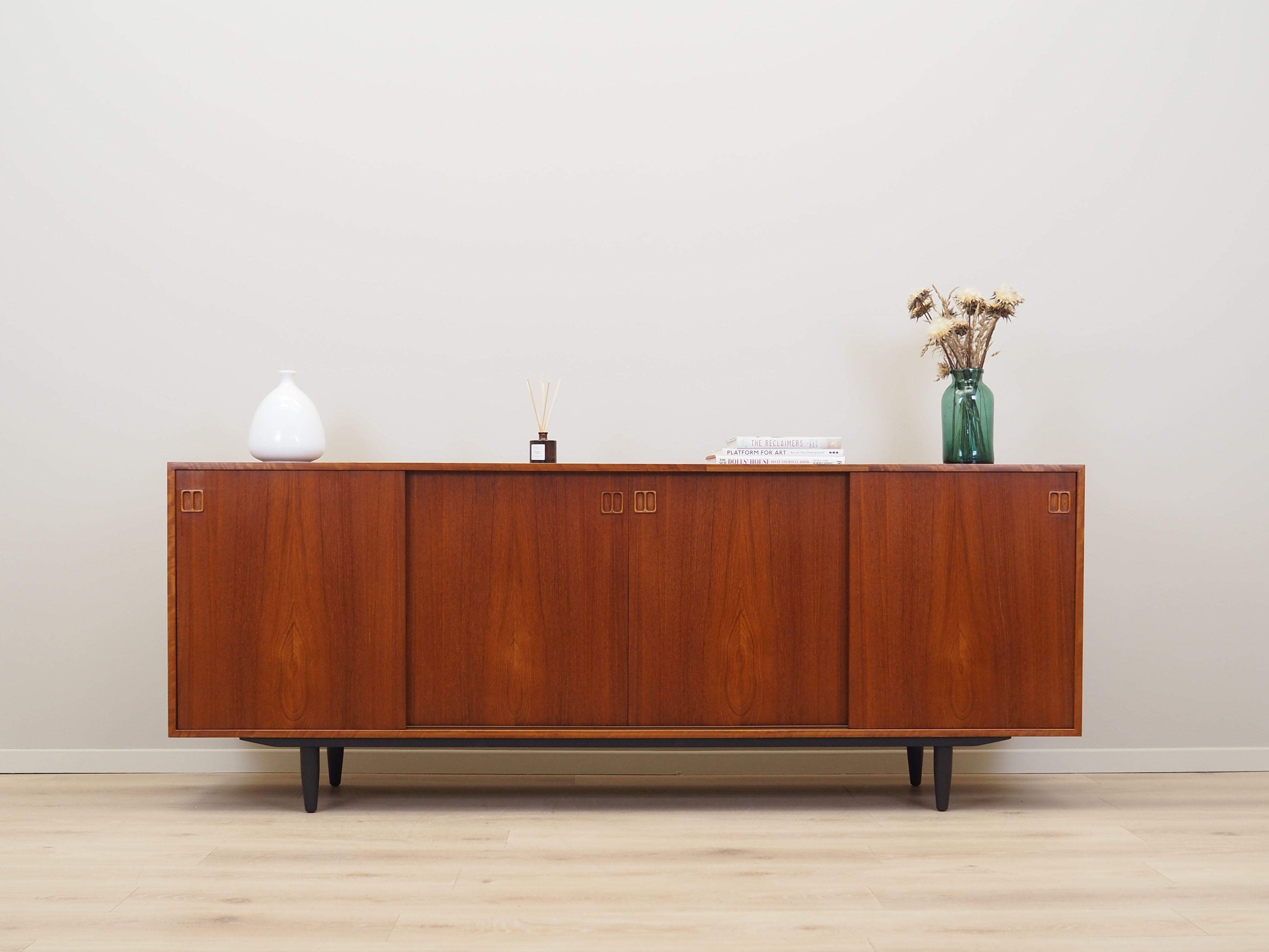 Teak_sideboard,_Danish_design,_1970s,_production:_Denmark