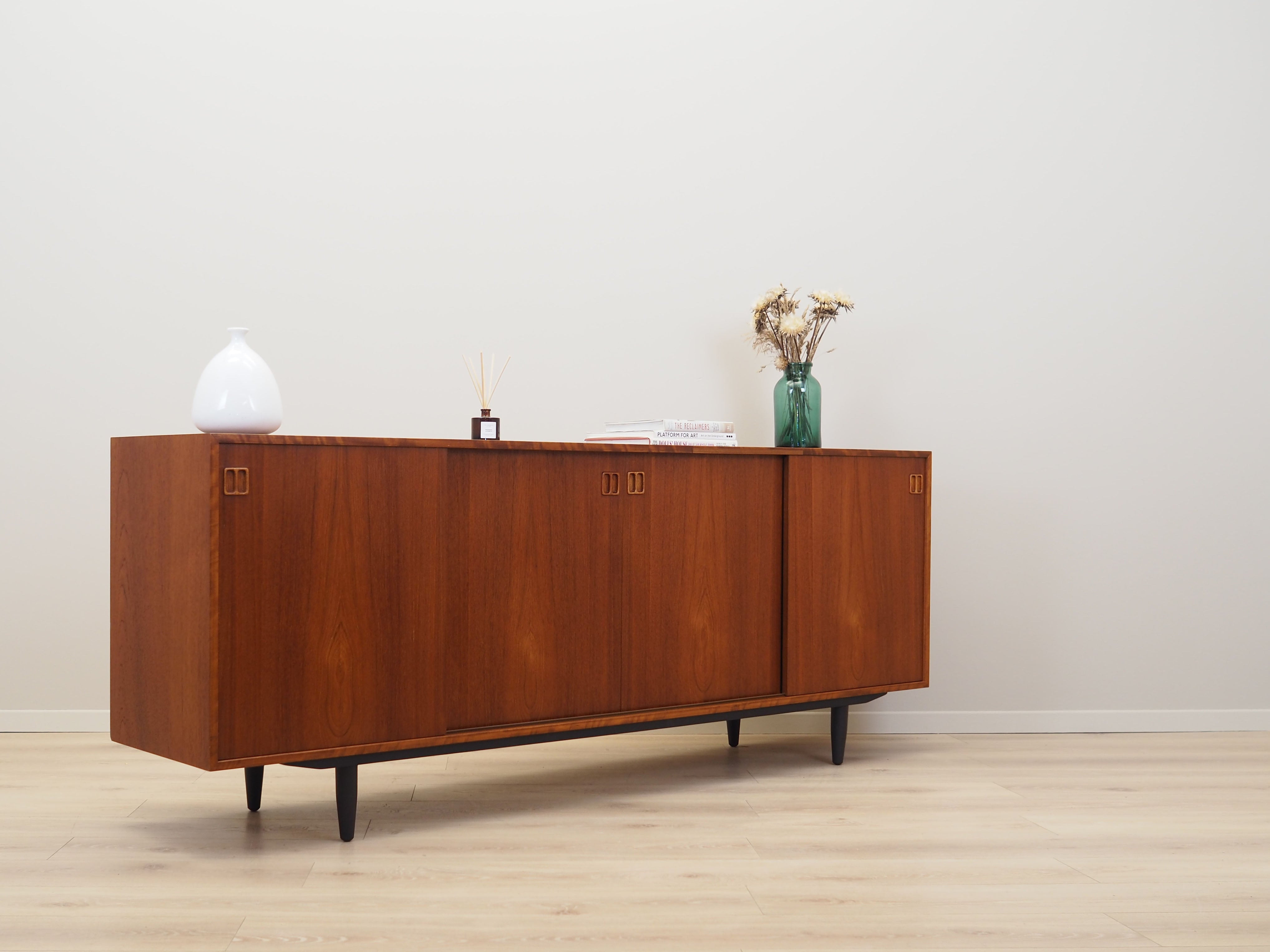 Teak_sideboard,_Danish_design,_1970s,_production:_Denmark