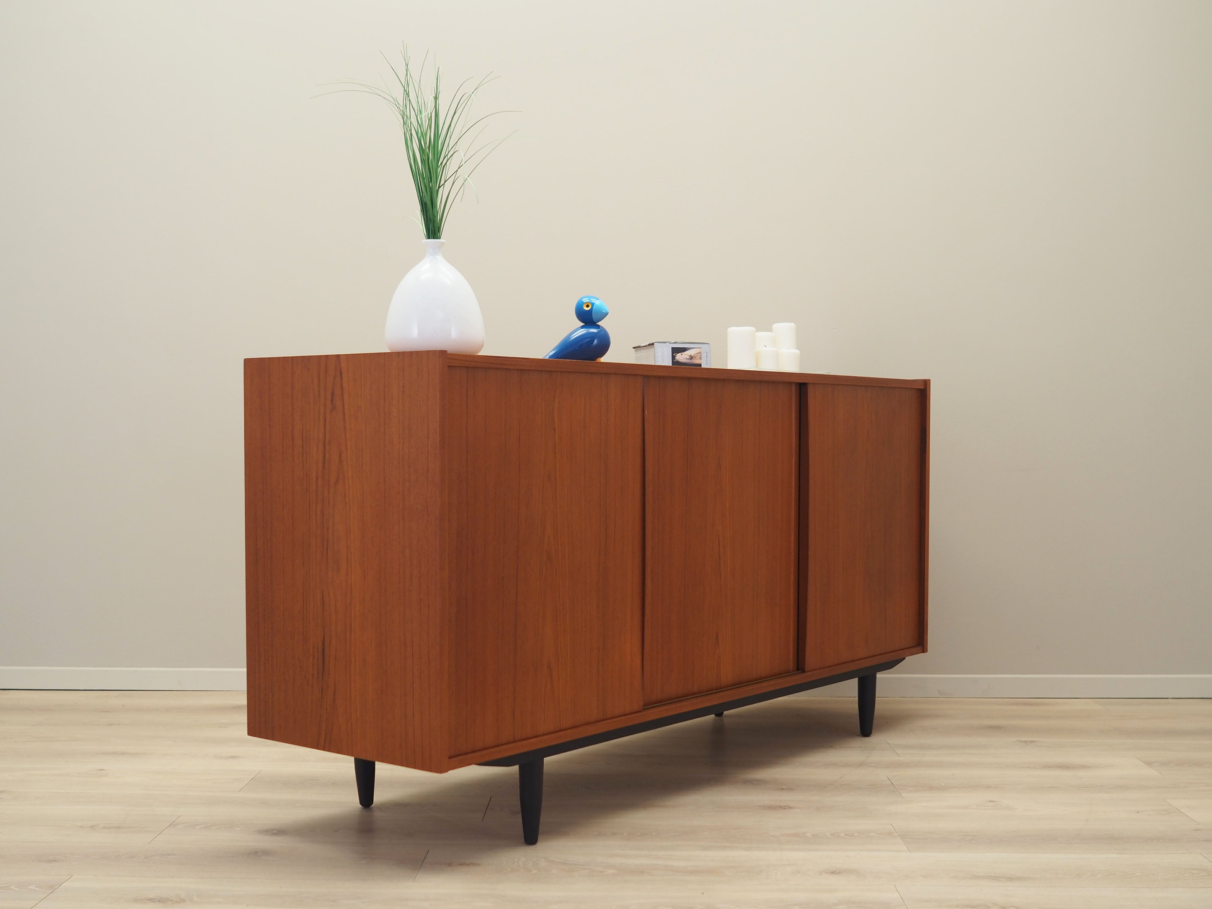 Teak_sideboard,_Danish_design,_1970s,_production:_Denmark