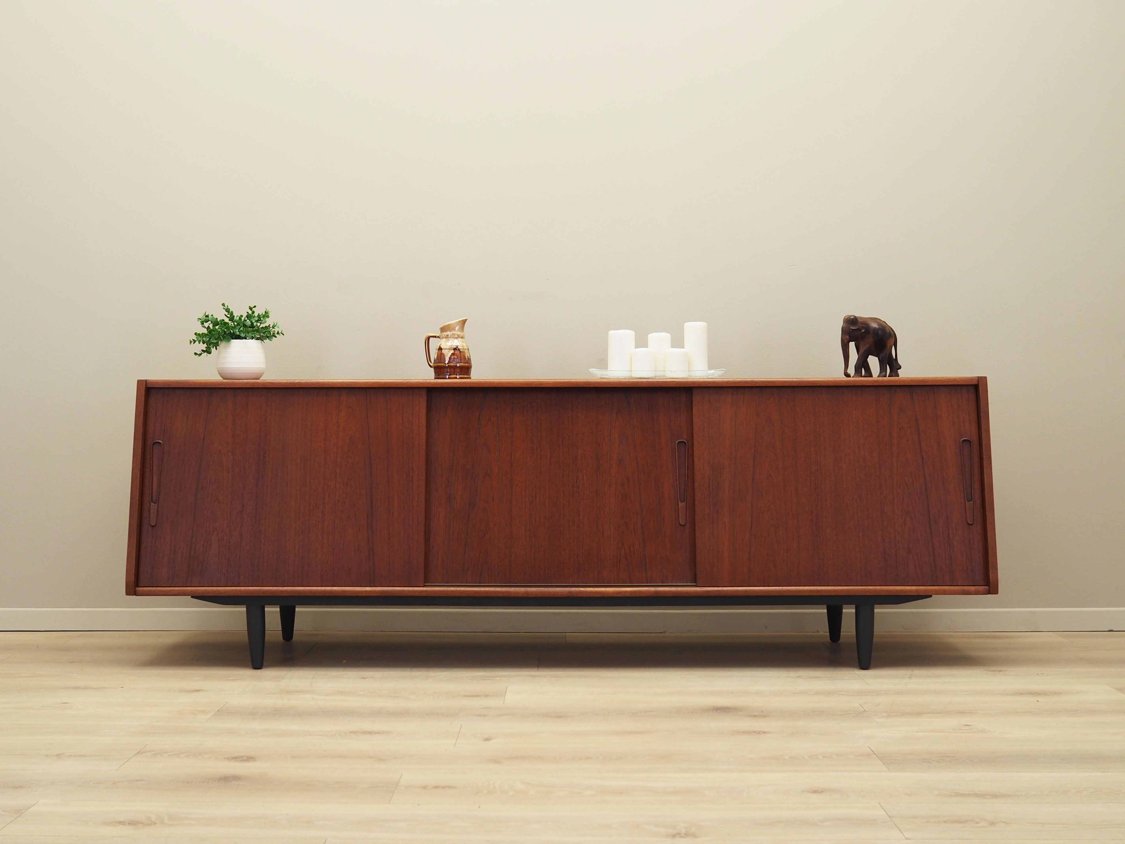 Teak_sideboard,_Danish_design,_1970s,_production:_Denmark
