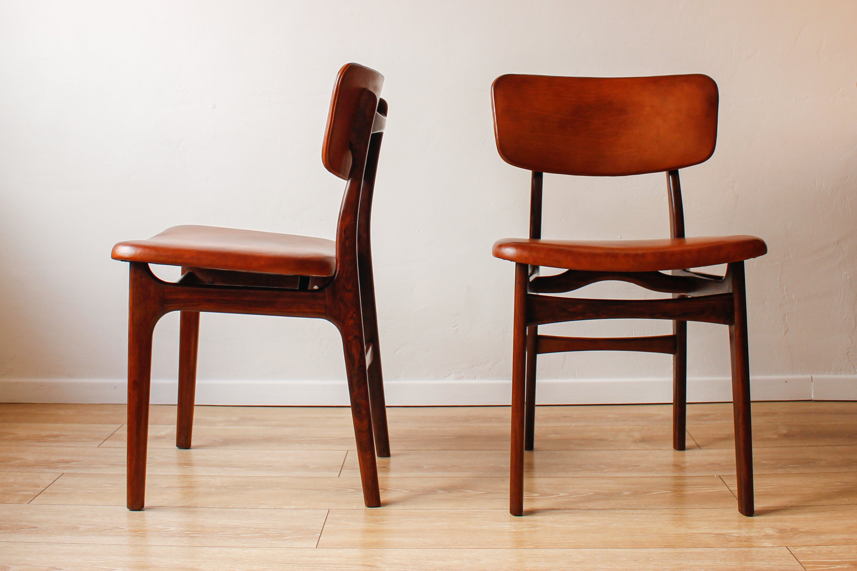 Set_of_2_Rosewood_and_Aniline_Leather_Chairs_by_Gustav_Bertelsen,_Danish_Modern,_1960s,_Denmark