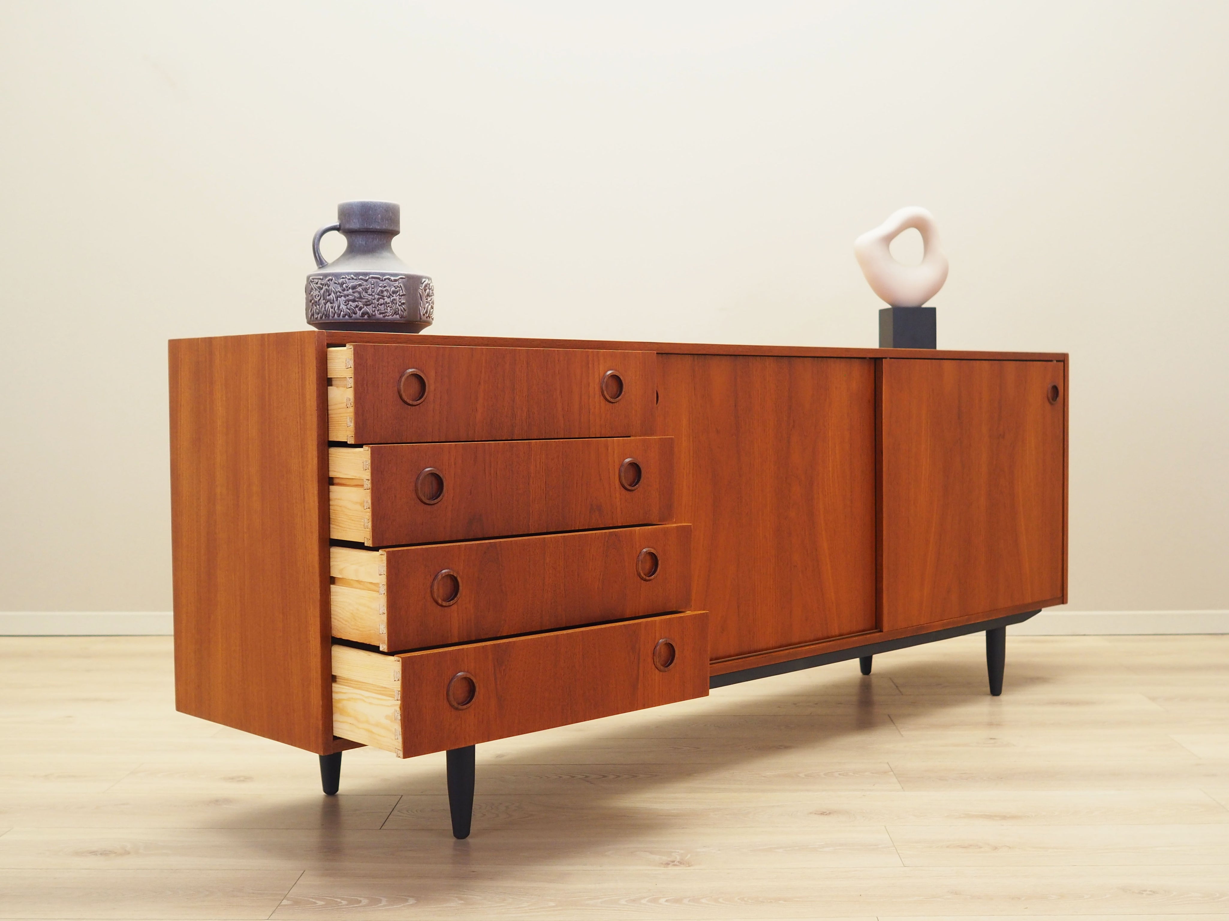 Teak_sideboard,_Danish_design,_1970s,_production:_Denmark