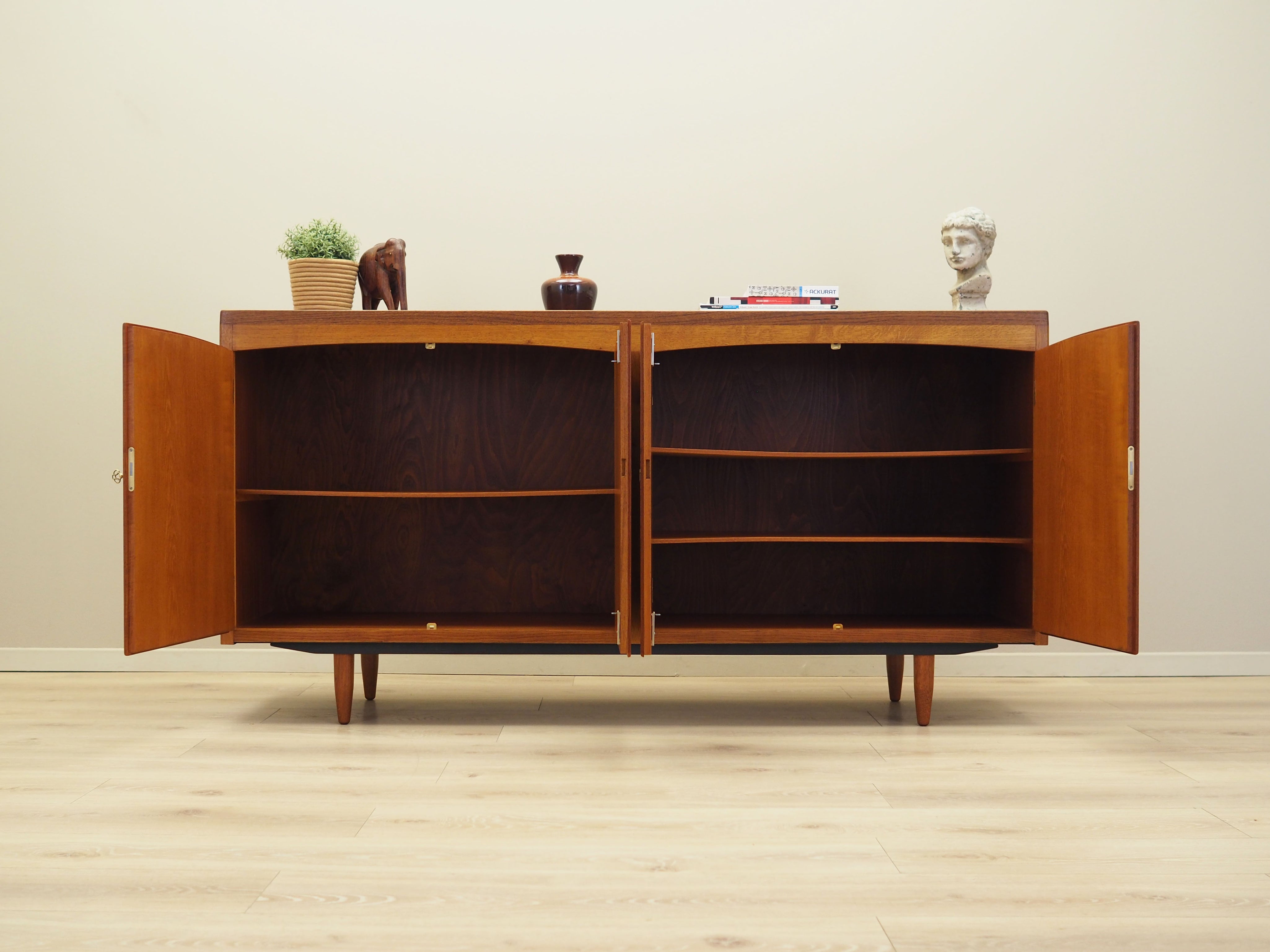 Teak_sideboard,_Danish_design,_1960s,_production:_Denmark