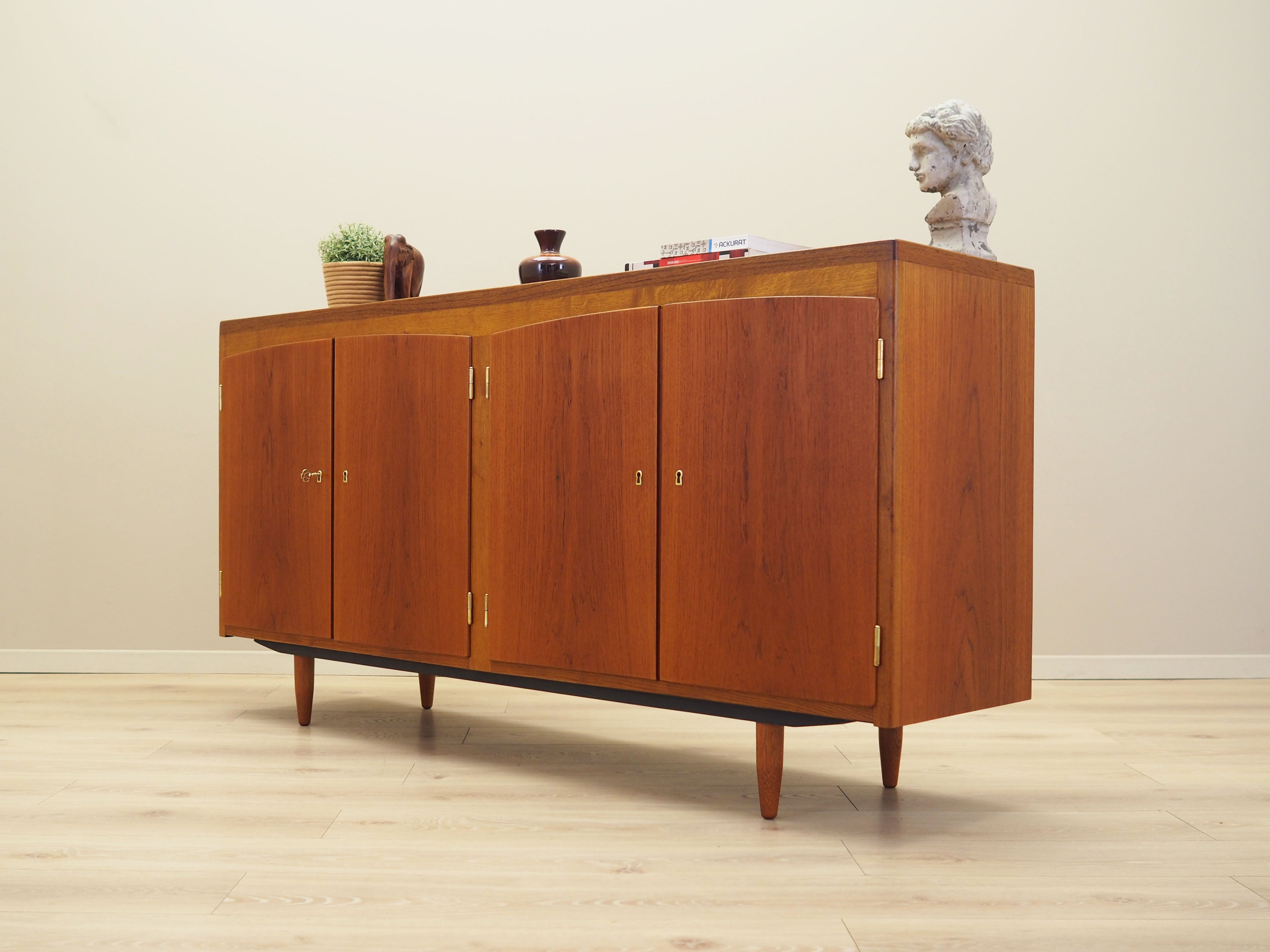 Teak_sideboard,_Danish_design,_1960s,_production:_Denmark