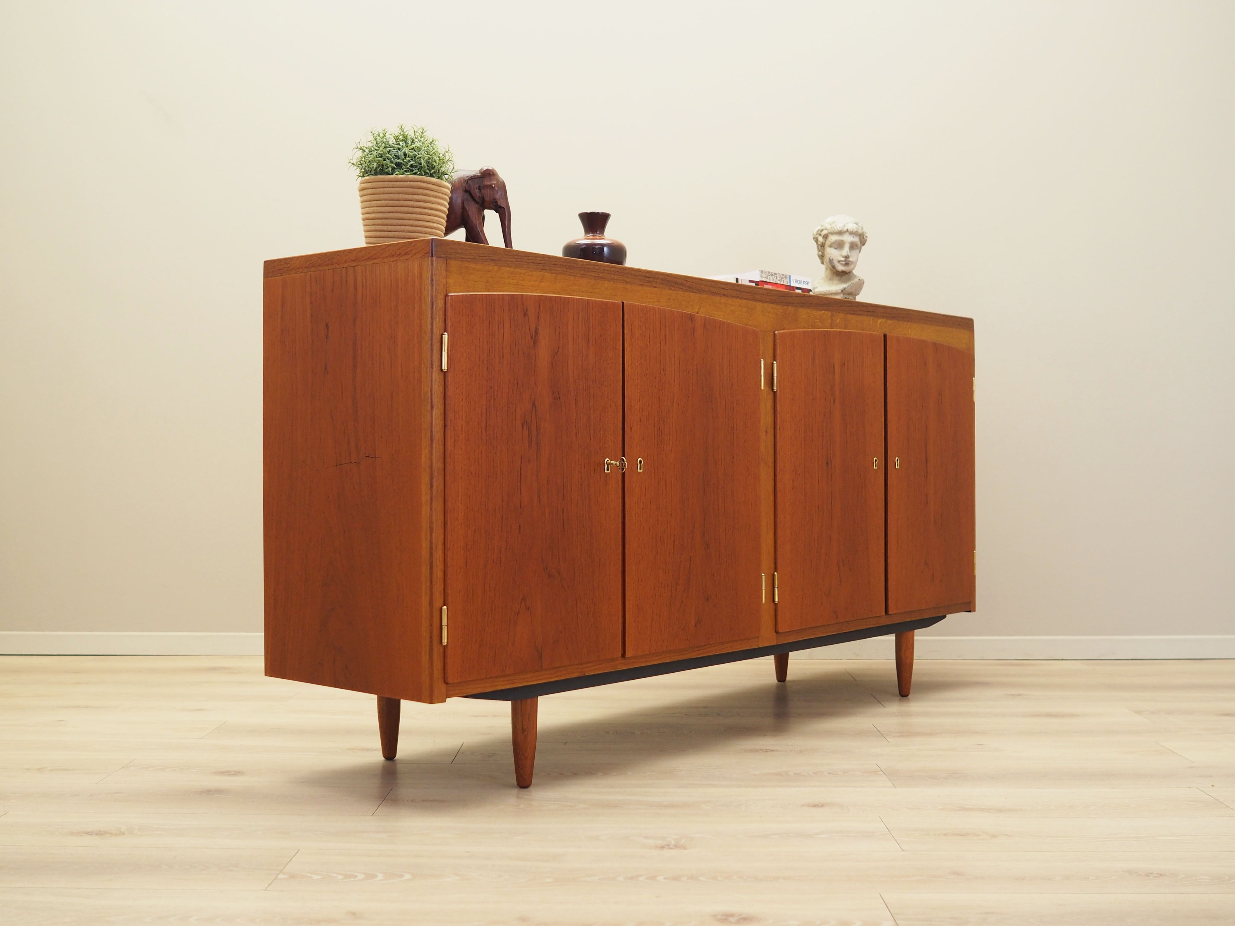 Teak_sideboard,_Danish_design,_1960s,_production:_Denmark
