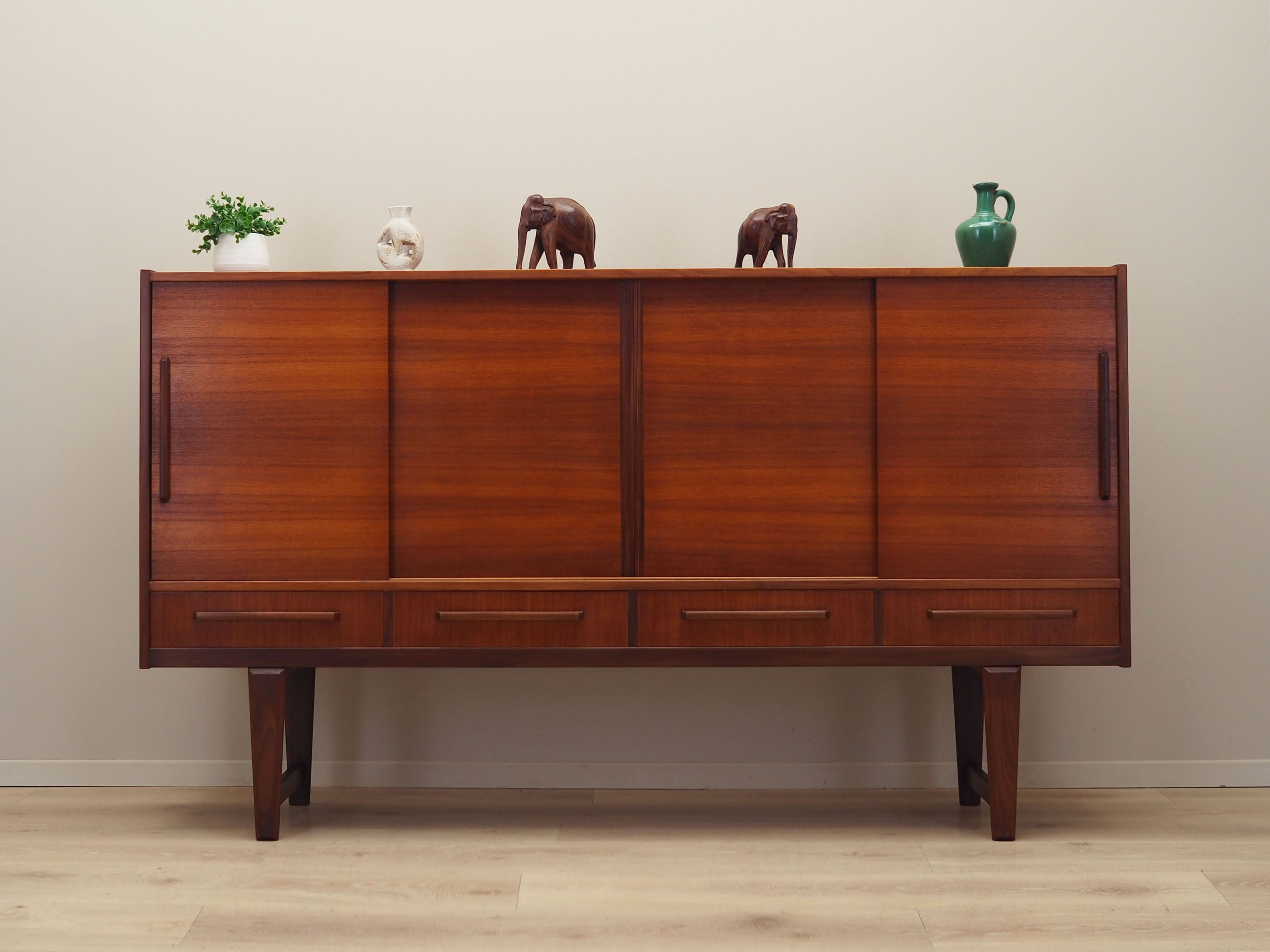 Teak_highboard,_Danish_design,_1960s,_manufacturer:_PMJ_Viby_J