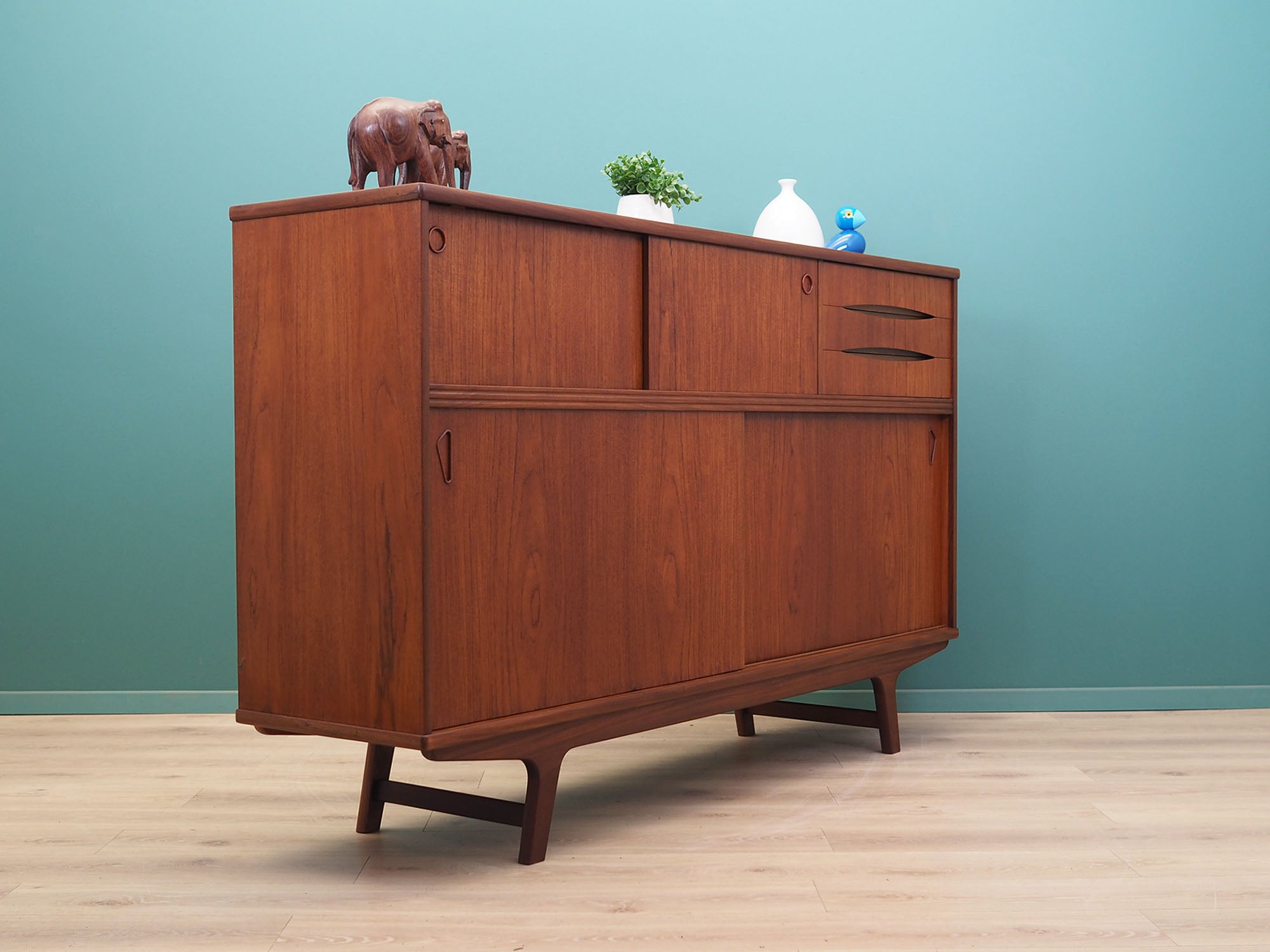 Teak_highboard,_Danish_design,_1960s,_production:_Denmark