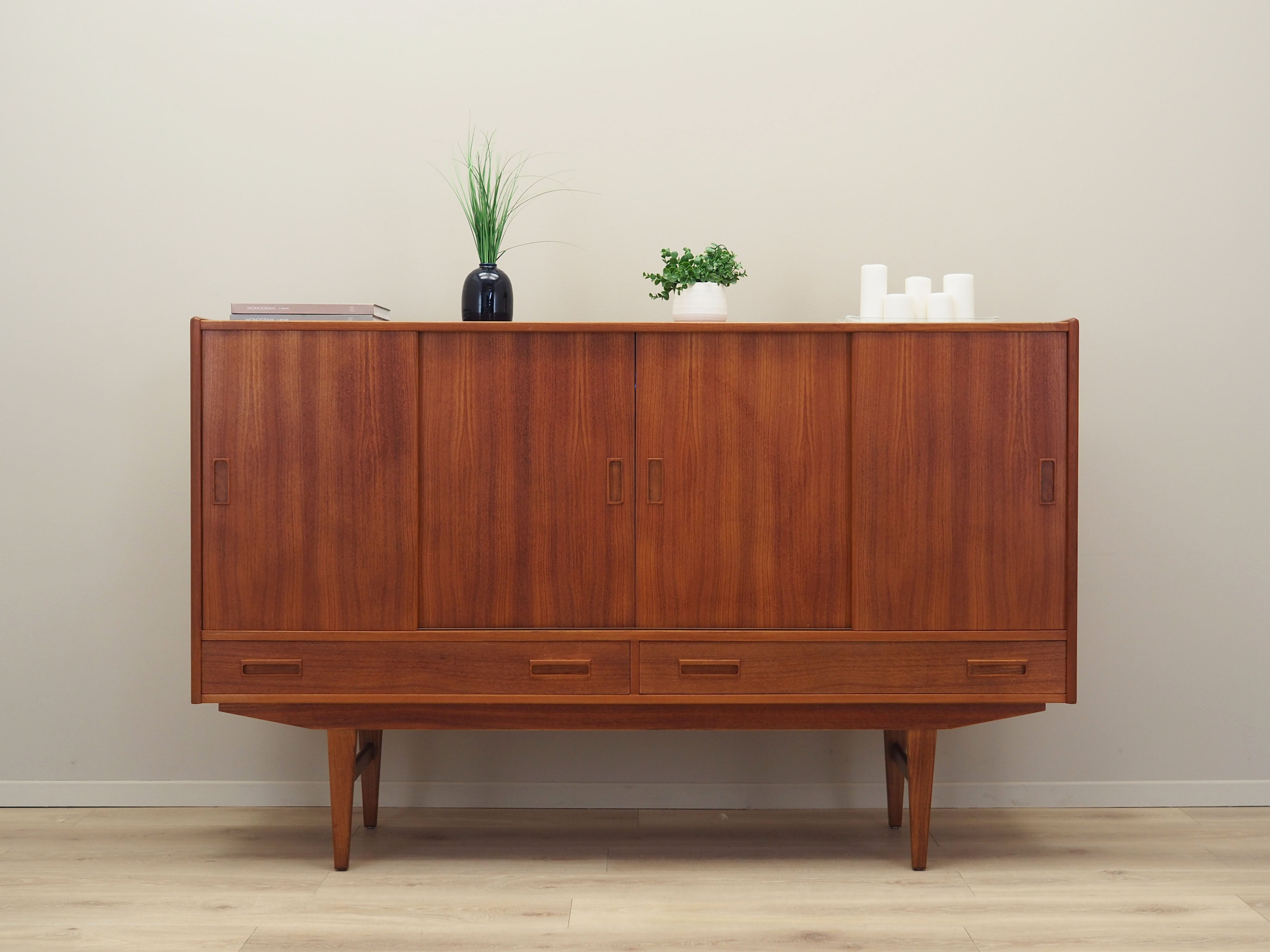 Teak_highboard,_Danish_design,_1970s,_manufactured_by_Børge_Dam