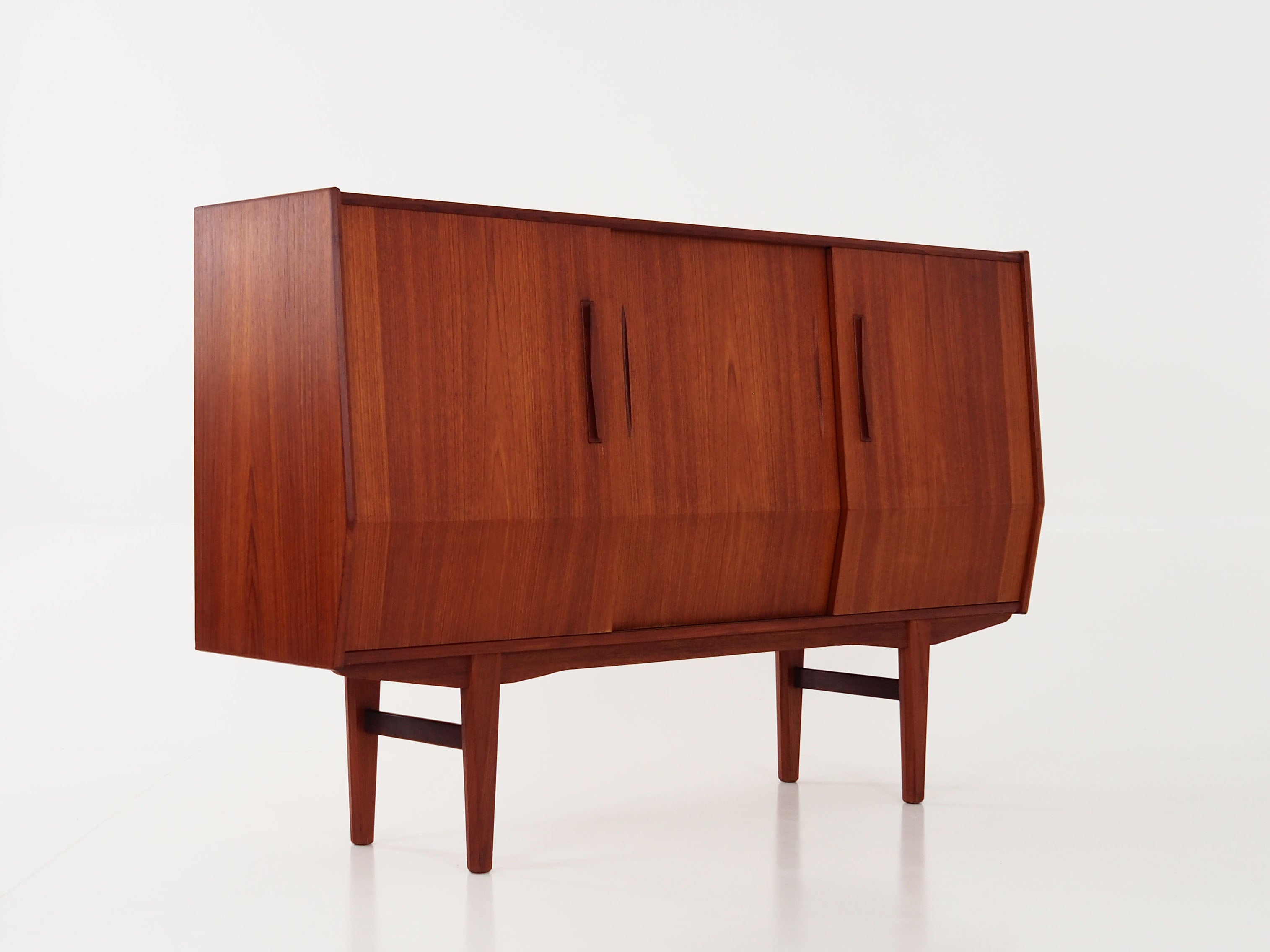 Teak_highboard,_Danish_design,_1970s,_production:_Denmark