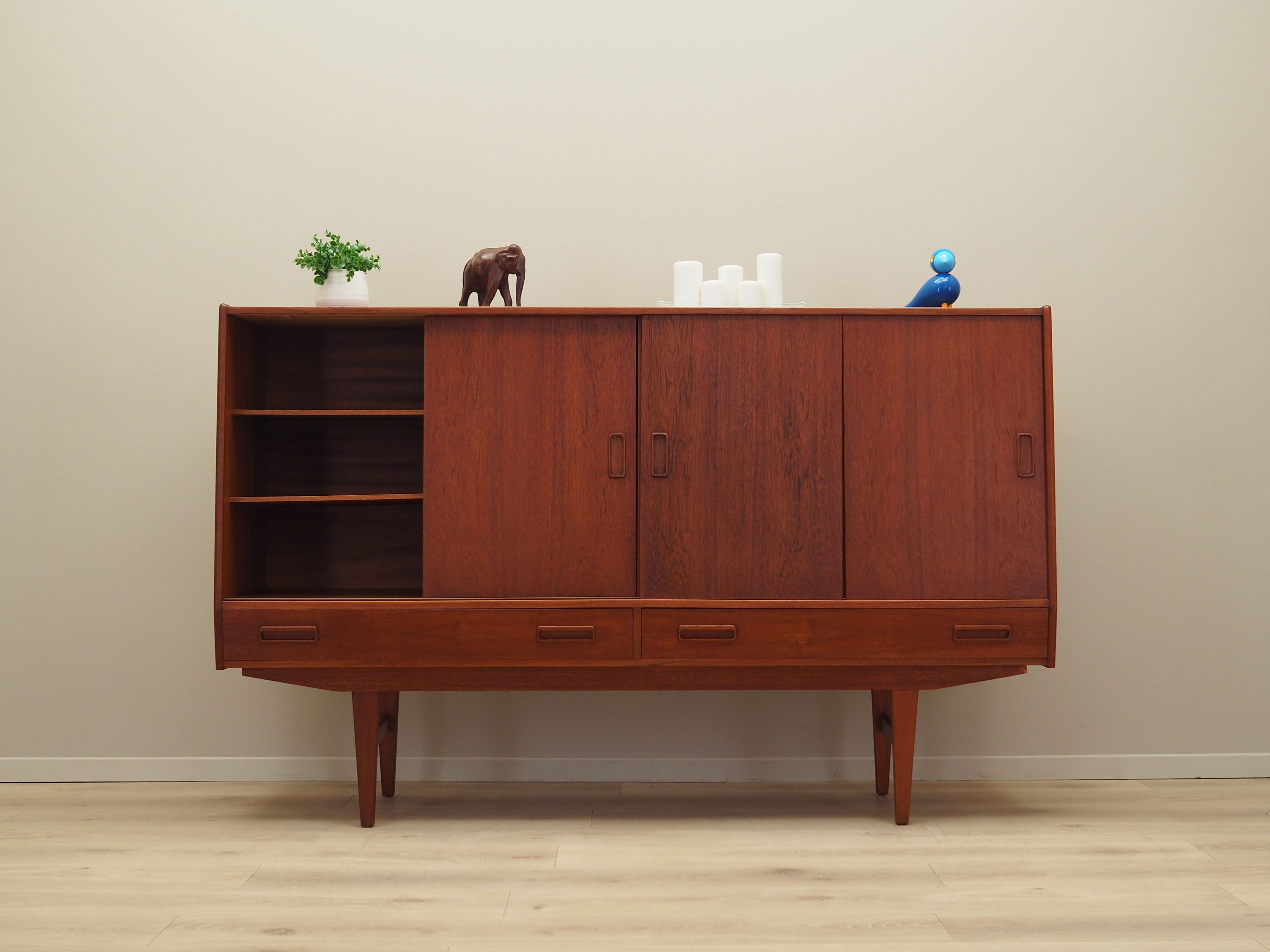 Teak_highboard,_Danish_design,_1960s,_manufacture:_Westergaards_Møbelfabrik
