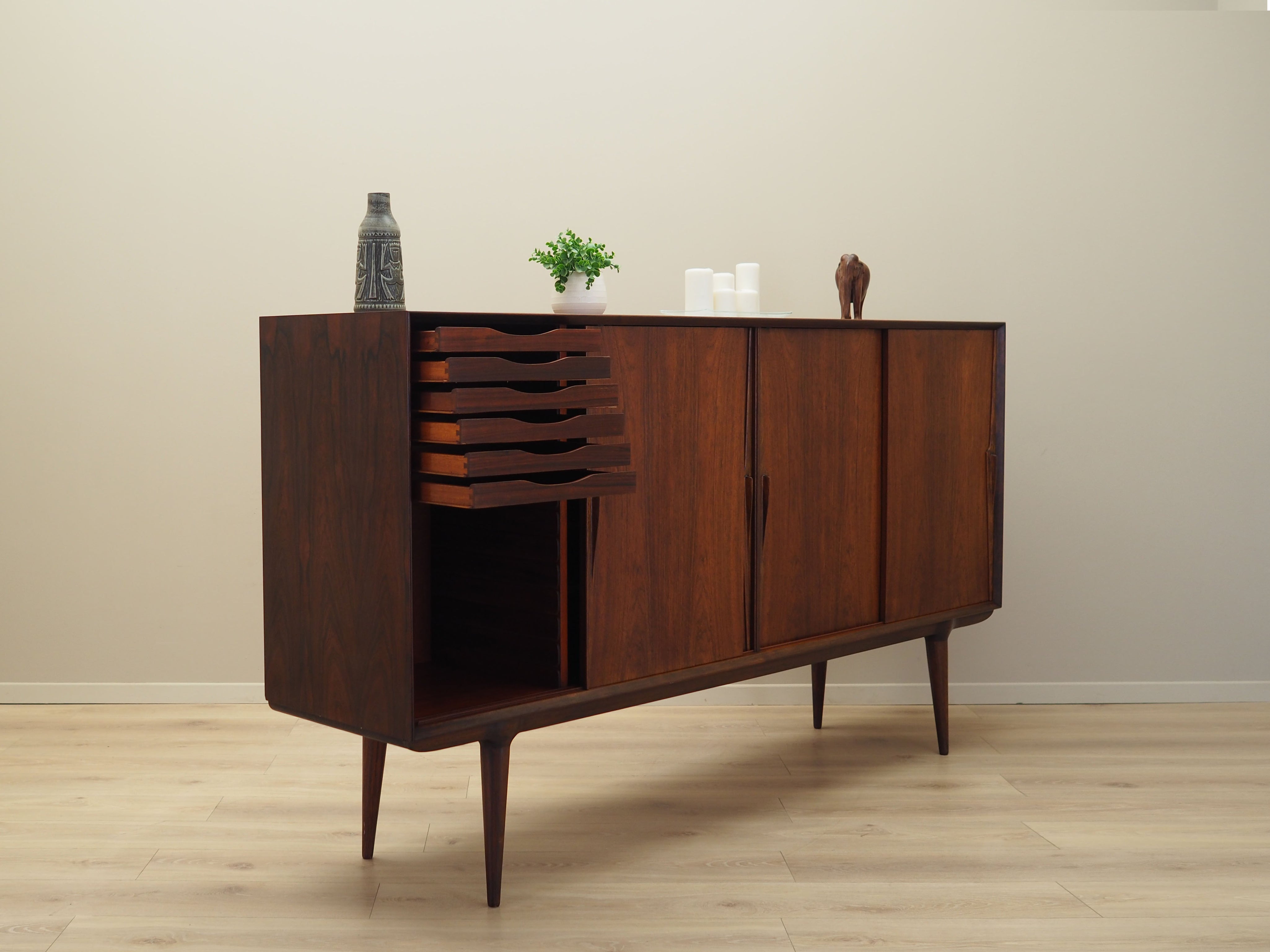 Rosewood_highboard,_Danish_design,_1970s,_manufacturer:_Omann_Jun