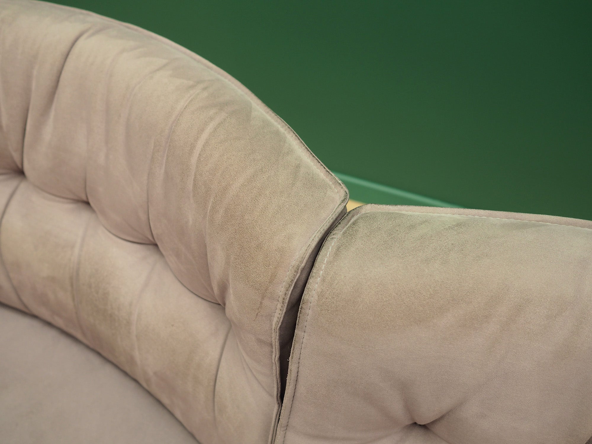 Lilac_velour_sofa,_Danish_design,_1970s,_production:_Denmark